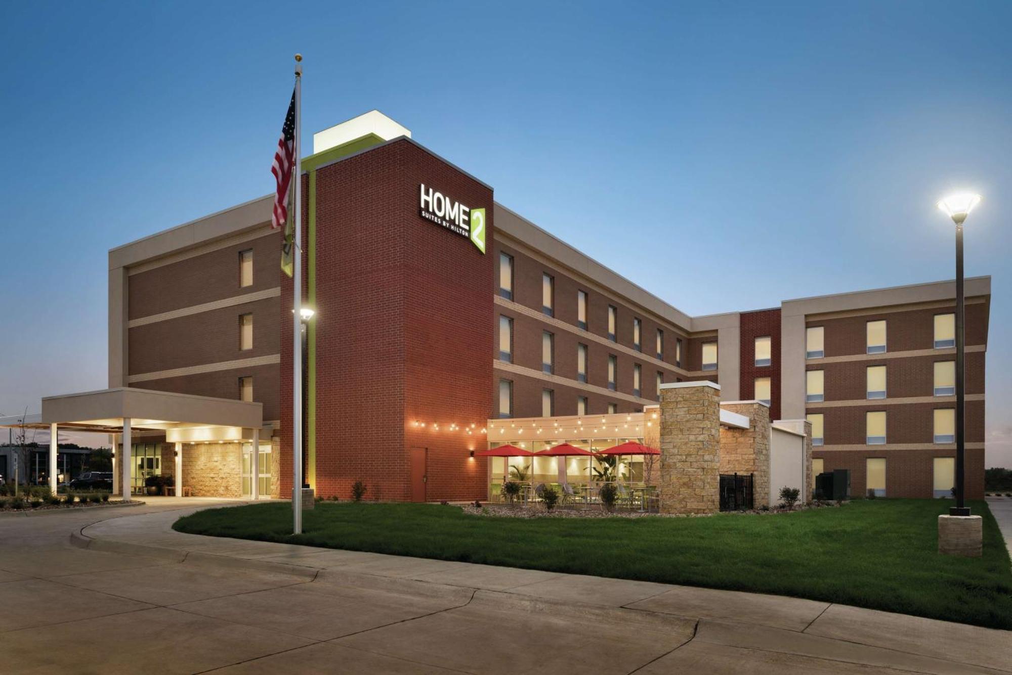 Home2 Suites By Hilton Iowa City Coralville Exterior foto